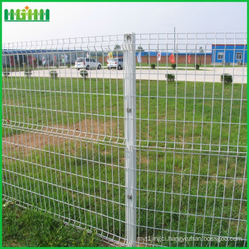 2016 hot selling high quality China factory welded razor wire mesh fence